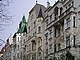 Schöne Fassaden in Prag, ohne Türmchen kaum vorstellbar.