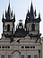 Teynkirche Prag mit ihren unterschiedlichen Türmen